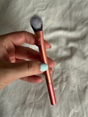 Real Techniques 242 Brush